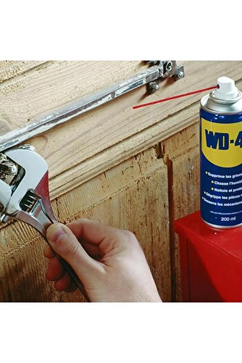 Henkel WD-40 Pas Sökücü Yağlayıcı ve Koruyucu 200 ml