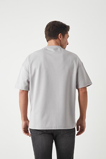 Valiberta Panel Detaylı Basic Oversize Erkek T-Shirt - Gri