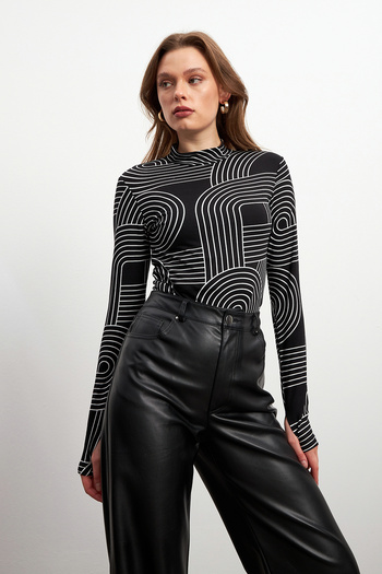 Bipantolon Women's Black and White Thin Line Oval Patterned Finger Detailed Bodysuit
