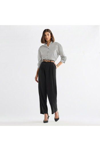 FAV Solid Regular Fit Trousers With Pleat Detail And Pockets