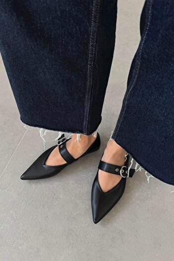 STRASWANS Ballerina Detail with Black Leather Bruno Women's Belt