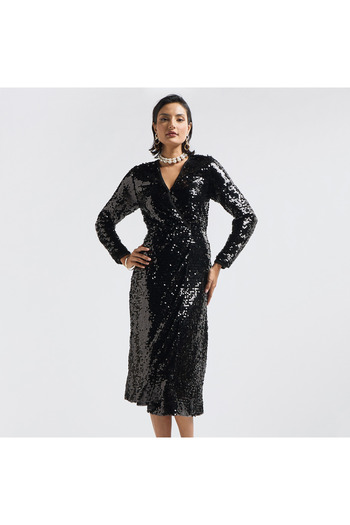 FAV All-over Sequins Dress With V-neck And Long Sleeves
