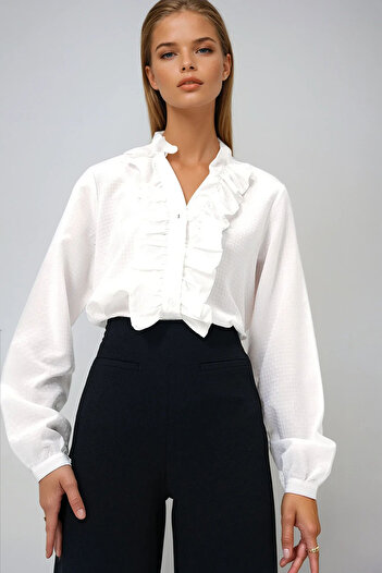 VAGGON Women's White Judge Collar Ruffled Front Woven Shirt Prmx13362