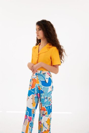 Hilal Akıncı Kids Jachetă cu blazer căptușit pentru fete, cu modele colorate, pantaloni largi, set de 2 piese
