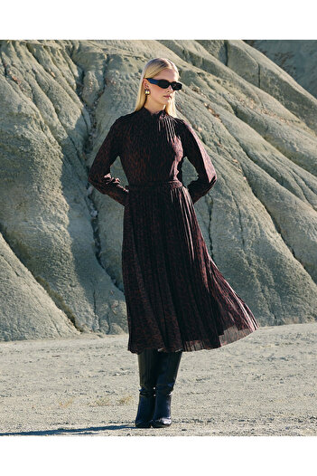 SEÇİL Stand Collar Belted Midi Dress