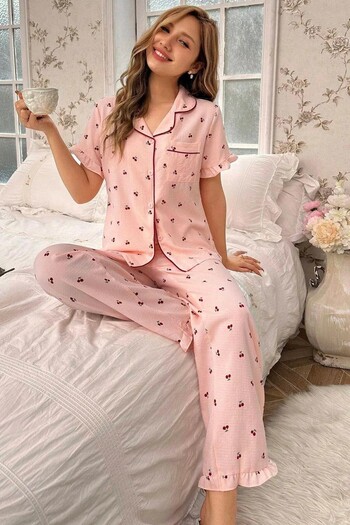 LC Waikiki Pembe Kiraz Desenli Düğmeli Cep Detaylı Kadın Pijama Takımı