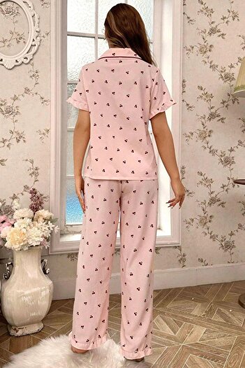LC Waikiki Pembe Kiraz Desenli Düğmeli Cep Detaylı Kadın Pijama Takımı