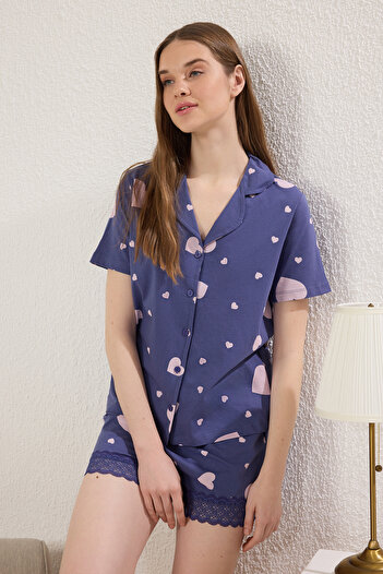 Trendyol Collection Set de pijamale tricotate din jerseu cu inimă albastră cu pantaloni scurți THMSS25PT00302