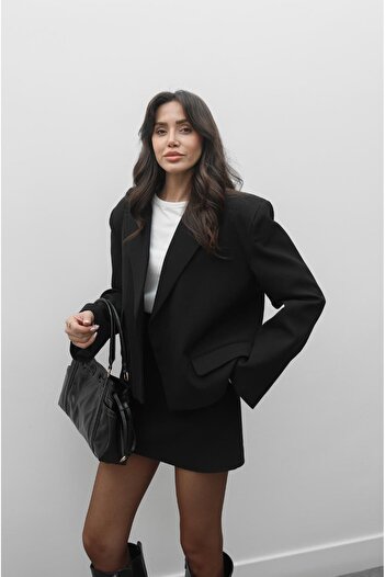 Havoş Black Pocket Detailed Short Blazer Jacket