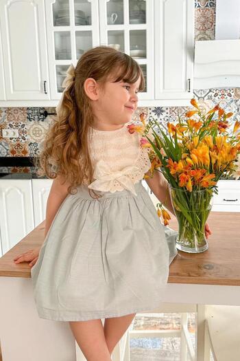 Le Mabelle Green Short Sleeve Girls Dress with Scallop Detail and Bow - Rosa