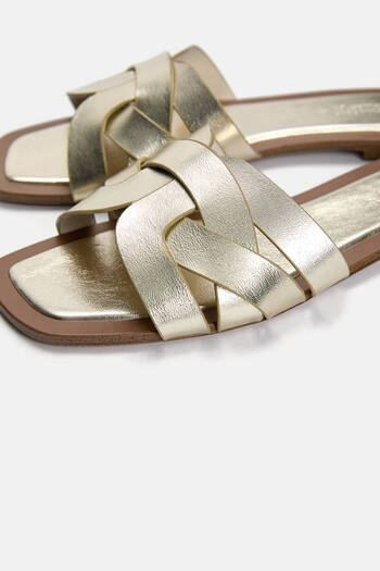 Pull & Bear Flat crossover slider sandals