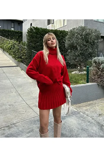 Askı Nişantaşı Red Pleated Mini Skirt Fisherman Sweater Bottom Top Knitwear Set