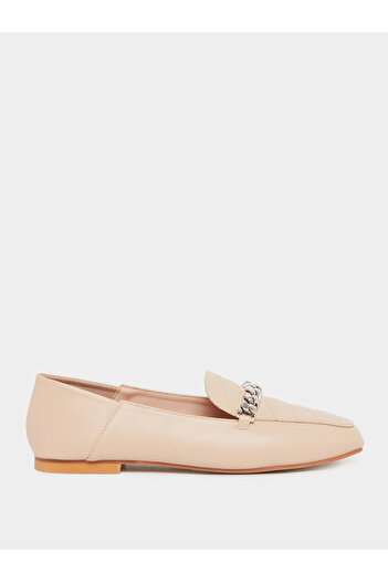 Styli Quilted Chain Trim Casual Shoes