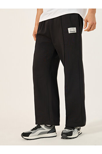 Styli Fleece Pintuck Relaxed Open Hem Joggers with Badge Detail