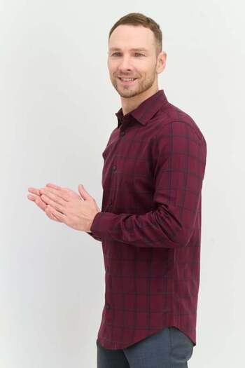 Perry Ellis Men Regular Fit Checked Long Sleeves Casual Shirt, Maroon