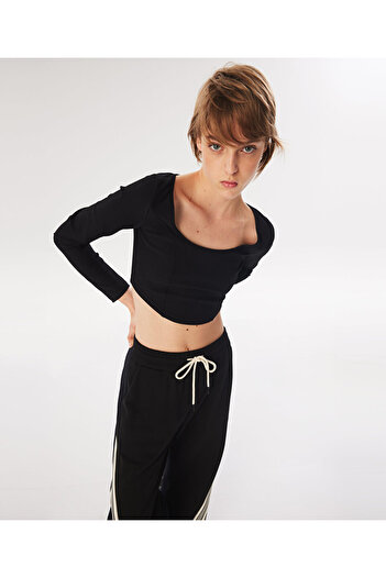Twist Long Sleeve Crop T-Shirt