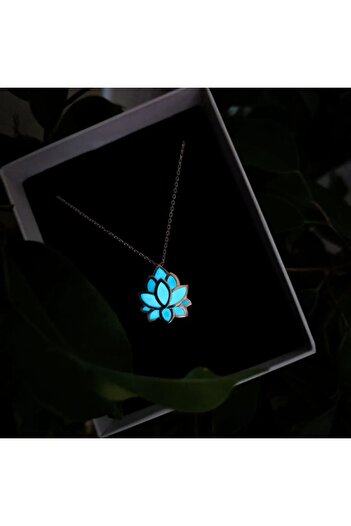 SOME SHINE Gece Parlayan Lotus Kolye 925 Ayar Gümüş
