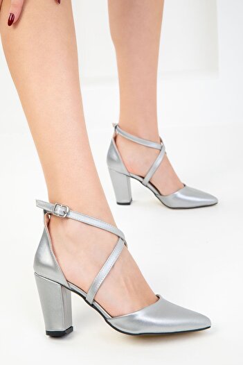 SOHO Szare damskie klasyczne buty na obcasie 14391