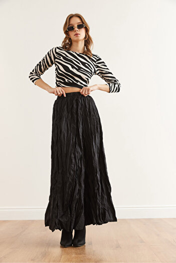 Olalook Women's Black Wrinkled Maxi Woven Bell Skirt Etk- 19000300