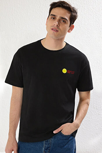 Trendyol Collection Λεμόνι εμπριμέ μαύρο υπερμεγέθη βαμβακερό μπλουζάκι - TMNSS23TS00089
