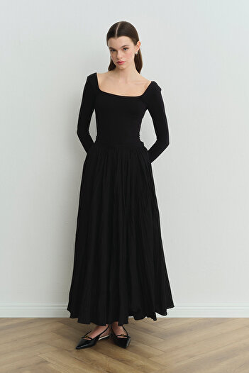 Hooopstore Long Pleated Black Skirt