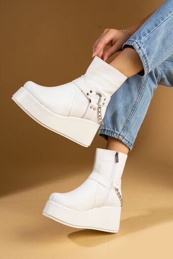 Pembe Potin White Chain Detailed High Wedge Platform Women's Boots