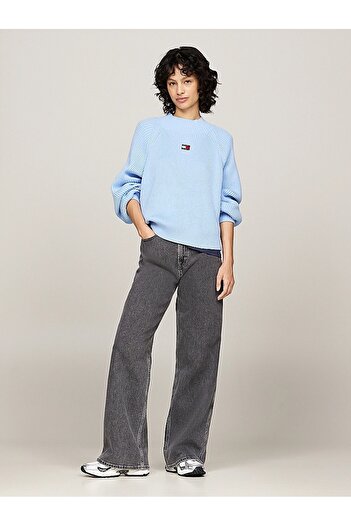 Tommy Hilfiger Dámský světle modrý svetr Tommy Jeans Badge Rib-Knit Vessel Vessel Blue