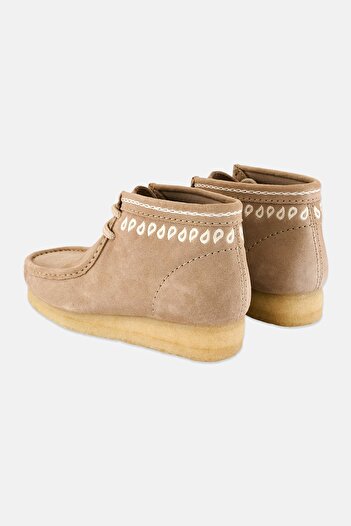 CLARKS Men Standard Wallabee Boot Lace Up Casual Shoes, Beige