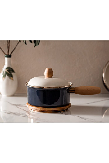 Madame Coco Bonneville Sauce Pot - Stylish and Functional Design