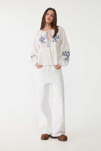 Stradivarius Flowing embroidered blouse