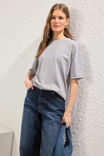 Trendyol Collection Gray Premium 100% Cotton Printed Relaxed/Comfortable Fit Knitted T-Shirt Twoss24Ts00172