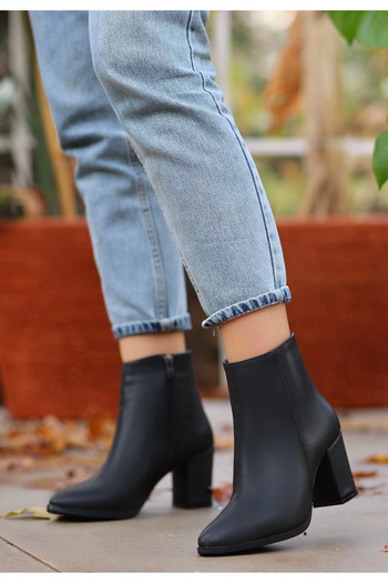 Ovebu Biya Black Leather Heeled Boots