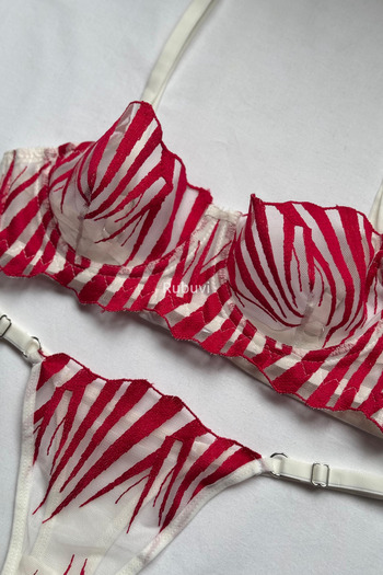 Rubuvi Sword Women Underwire Ruched Tulle Brode Bralet Underwear Panties Bra Set Lingerie Set