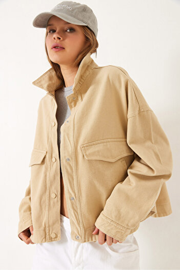 Bianco Lucci Women's Four-Pocket Gabardine Seasonal Jacket with Snap Closure 60261442
