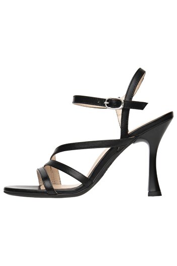 Nero Giardini sandals