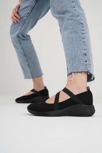 Beyond Women's Black Rubber Detailed Sneaker Byndsnkk03