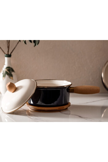 Madame Coco Bonneville Sauce Pot - Stylish and Functional Design