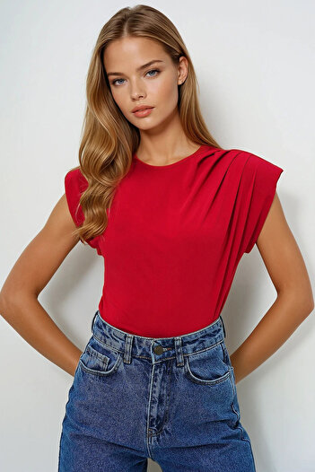 VAGGON Women's Red Crew Neck Padded Sleeveless Sandy Blouse Prmx13491
