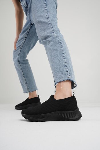 Beyond Women's Black Knitwear Sneaker Byndsnkk30