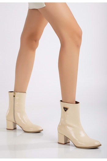 ANALİN SHOES Γυναικείες μπότες με τακούνι σε μπεζ λουστρίνι - με γνήσιο δέρμα και αξεσουάρ