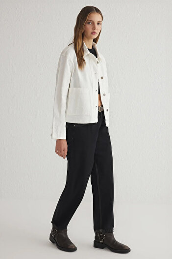 Trendyol Collection Weißer Oversize-Mantel TWOSS25MO00016
