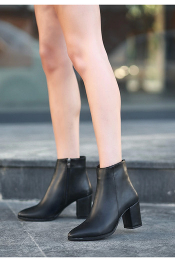 Ovebu Biya Black Leather Heeled Boots