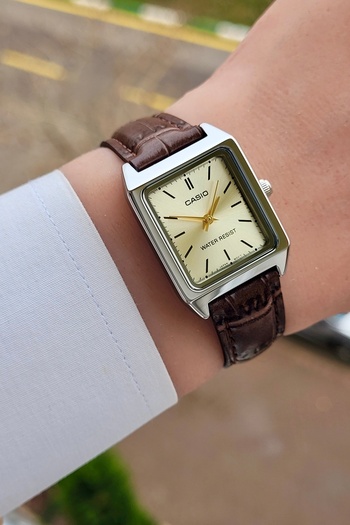 Casio Dikdörtgen Kasa Kadranı Sarı Kordonu Kahverengi Renk Kadın Kol Saati