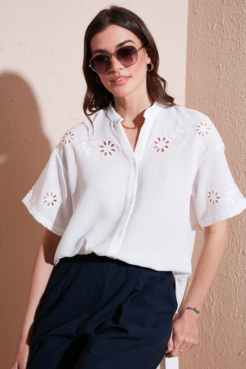 Lela Standard Fit Judge Collar Scallop Embroidered Shirt Shirt 6113876