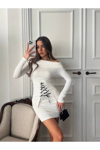 02Lady Fashion Mini rochie albă cu detaliu corset