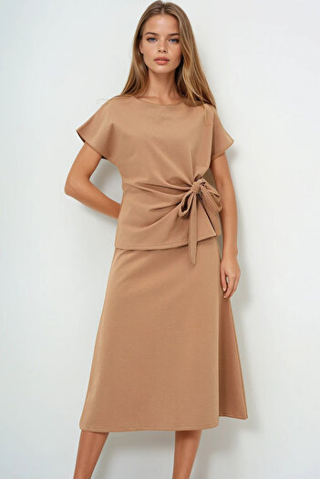 VAGGON Women's Camel Crew Neck Drape Detailed Blouse and Flared Skirt Set Prmx13479