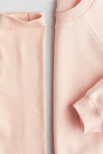 H&M 2-piece sweatshirt and leggings set