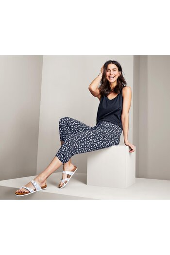 Tchibo Women Regular Fit Straight Allover Capri Pants, Navy