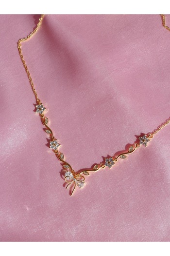 Reorah Collection White Ribbon Garden Necklace