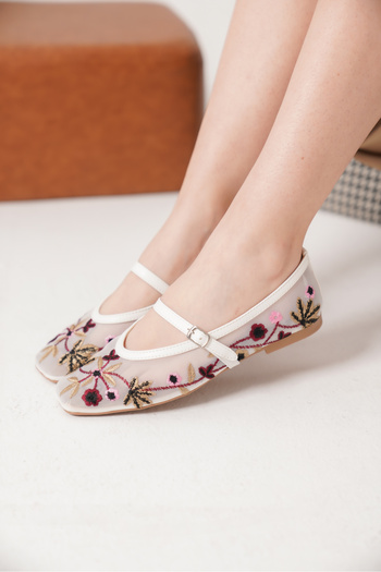 Moda Değirmeni White Women's Mesh Blunt Toe Flower Embroidery Detailed Günl Md2104-111-0002